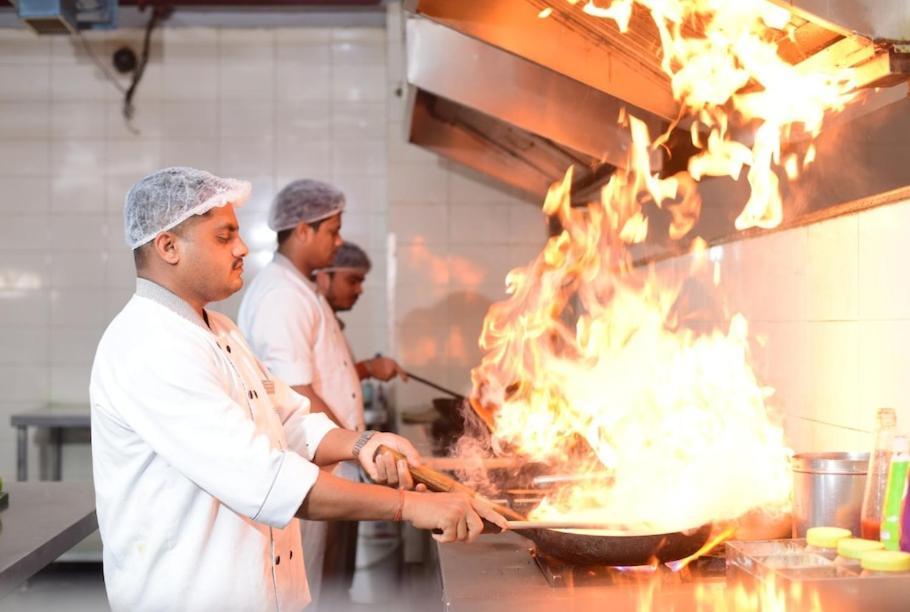 Ayodhya Hotel Krishna Palace المظهر الخارجي الصورة
